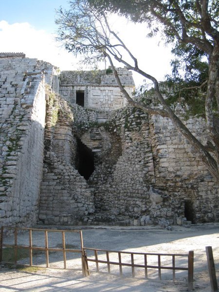 A peek inside of the giant ruin building
