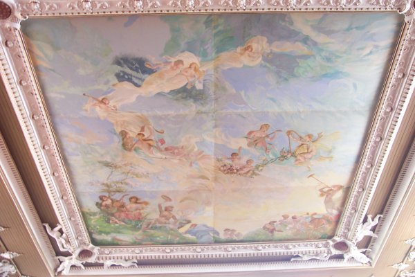 Playhouse ceiling