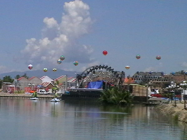 Balloons over Hoi An