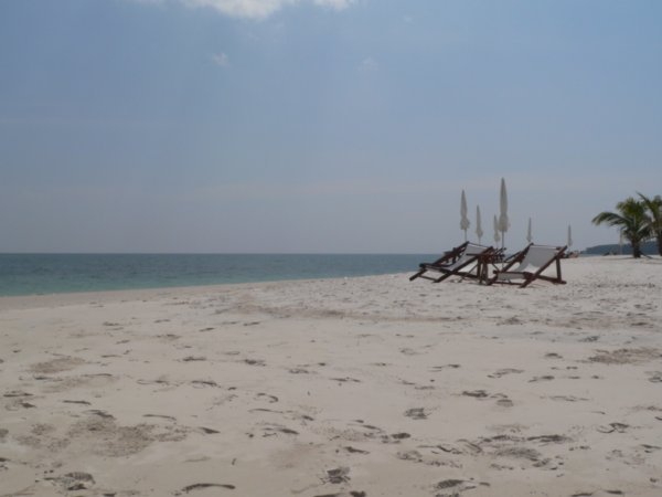 The start of the row of deck chairs around the sandspit at Sivalai