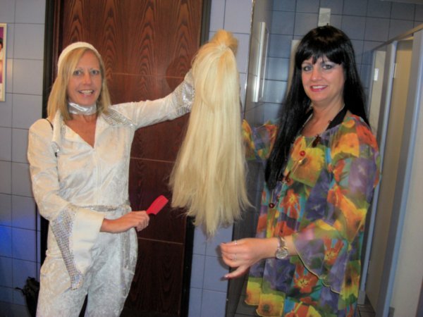 The girls sort out my wig!