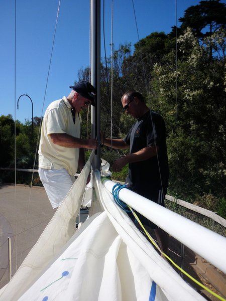 Bill and Darryl doing the rigging