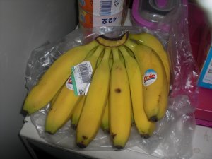 Huge Bunch of 13 Mini Bananas!