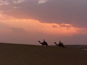 Sunset at the Sam sand dunes