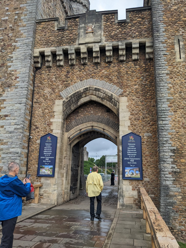 Cardiff castle entrance
