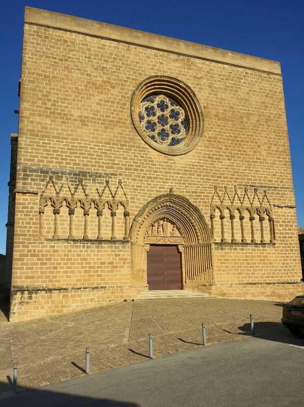 Front of church in Artajona