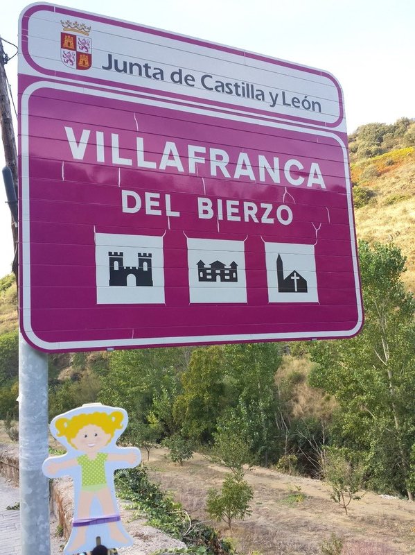 Blondie leaving Villafranca del Bierzo