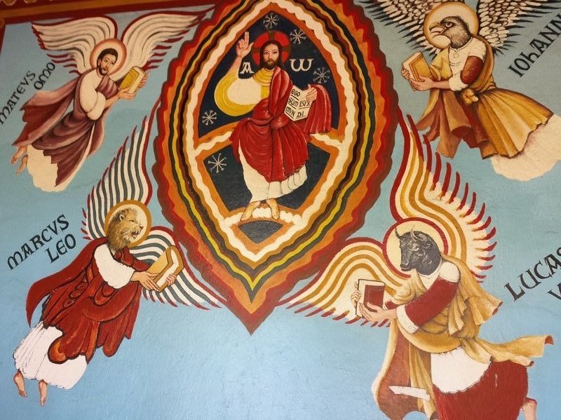 Iglesia Santa Maria murals 