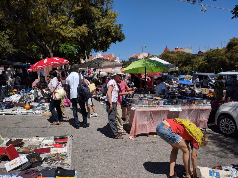 The oldest flea market in Lisbon