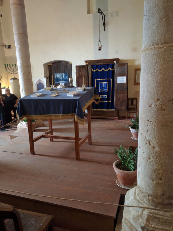 Inside synagogue 
