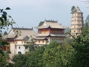Het tempelcomplex met de grote pagode.
