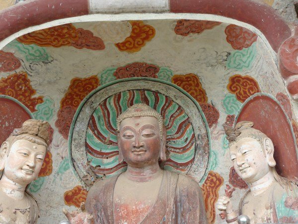 Boeddha met twee bodhisatva's.