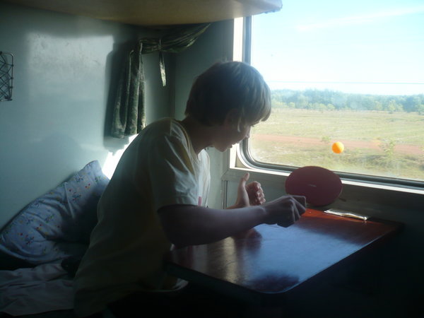 improvised table tennis (on a train) - a growth new sport