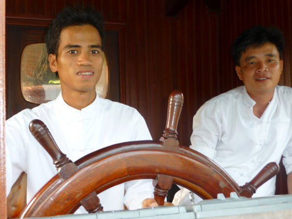 Halong Bay Boat Drivers