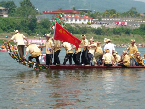 Dragon boat racers