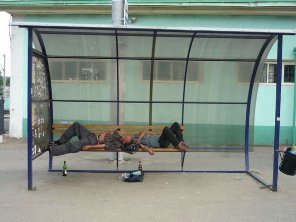 Drunks, Smolensk train station