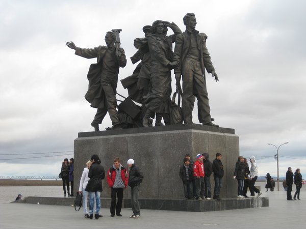 Statues on the central square, Komsomolsk-na-Amure