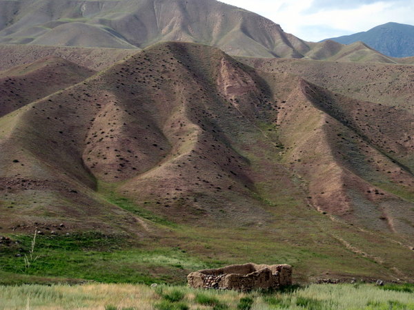 Ruins in the mountains near Kyzyl Oi