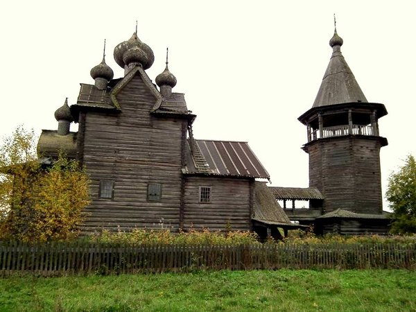 The log church in Shchelyeyki, built 1783