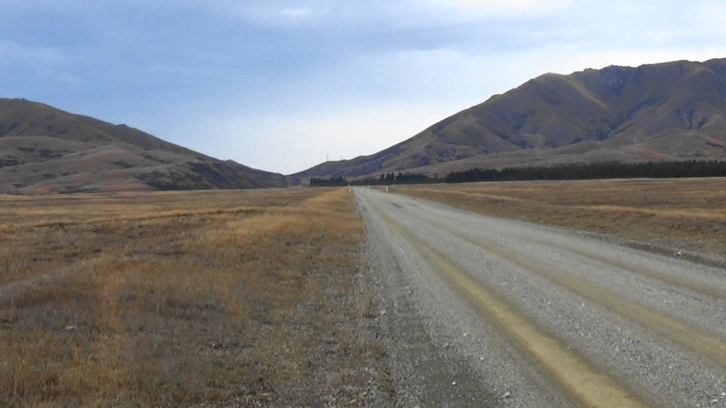 The road to the summit of the Mackenzie Pass,Mackenzie Country