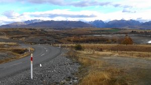The road towards Lakes McGregor and Alexandrina