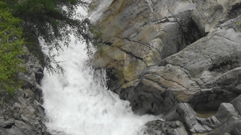 Tumbling water as we near the falls