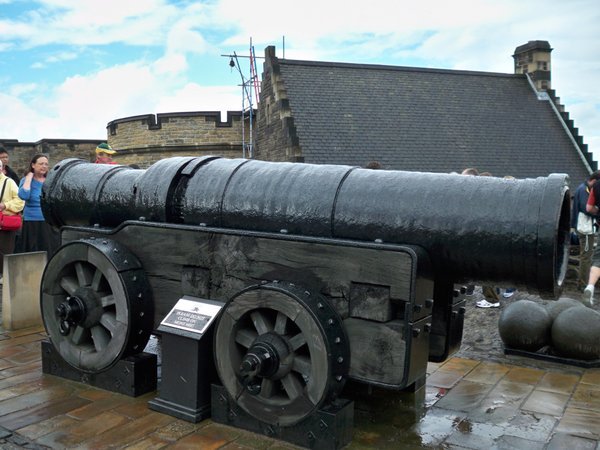 Mons Meg,the biggest cannon ever made