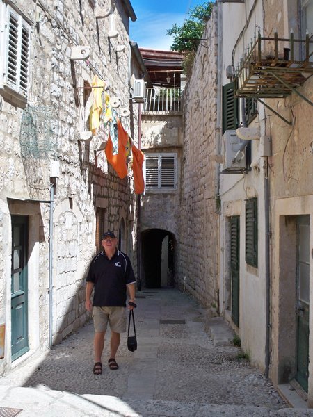 One of the narrow alleyways off the plaka