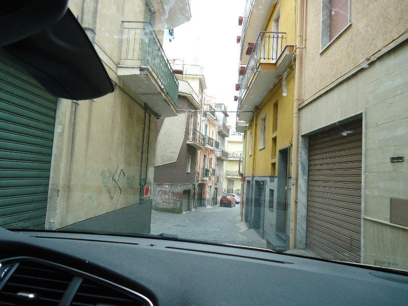 The narrow streets of Adrano
