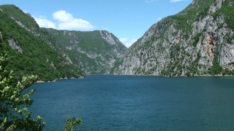 Lake behind the dam is around 13km long