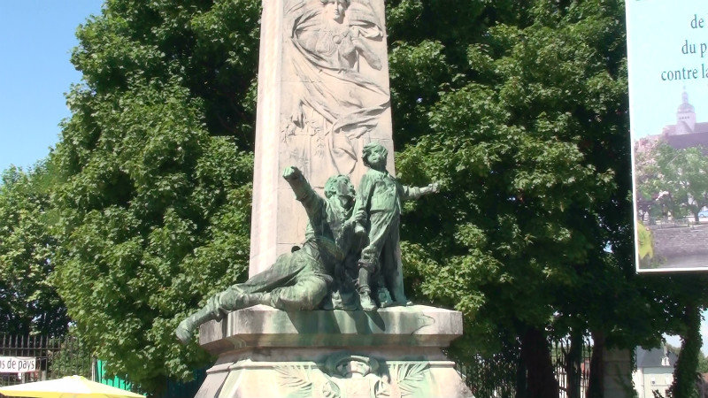 War memorial,Gray