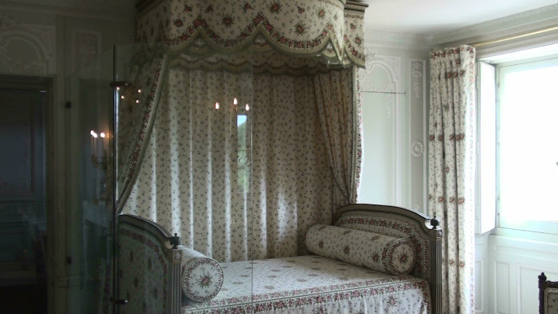 Mare-Antoinette's bedroom in her Estate home