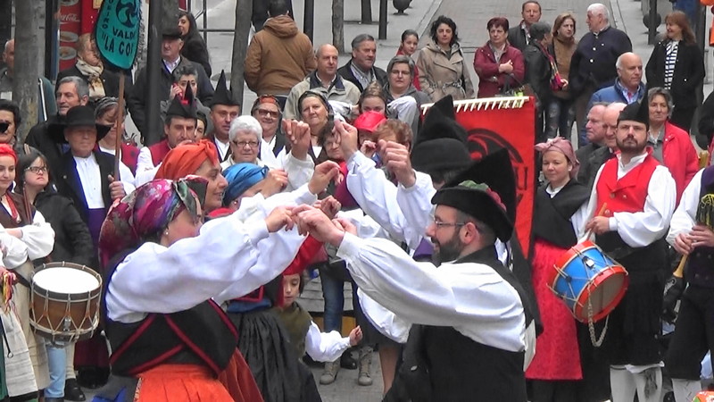 Dancing and music in the street,Cangas del Narcea