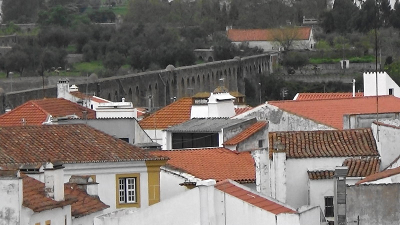 Aqueduct in the distance,Evora