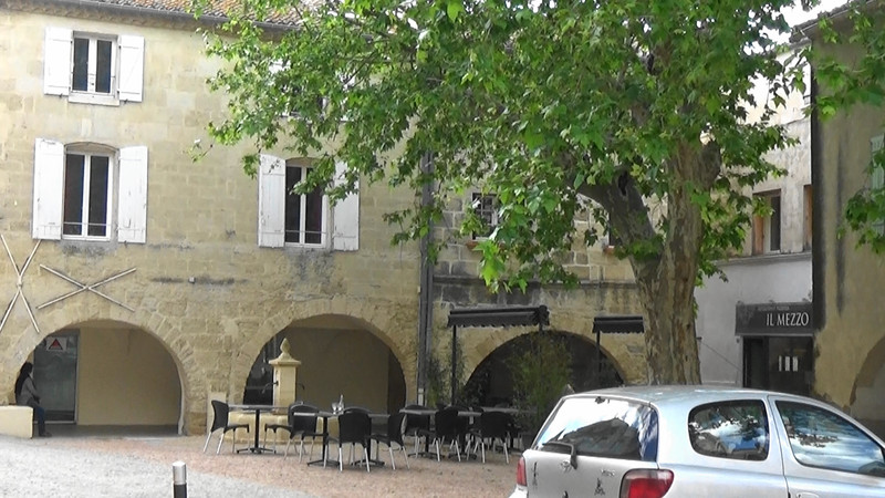 Our lunchtime stop,Aimargues