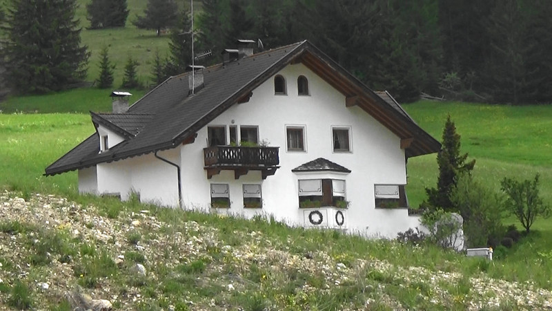 Example of houses in the area