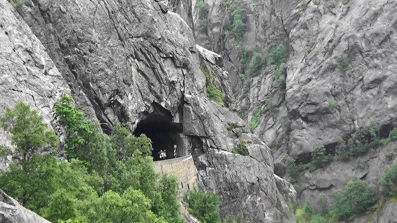 'Tunnel'passage through solid rock,Jossingfjord