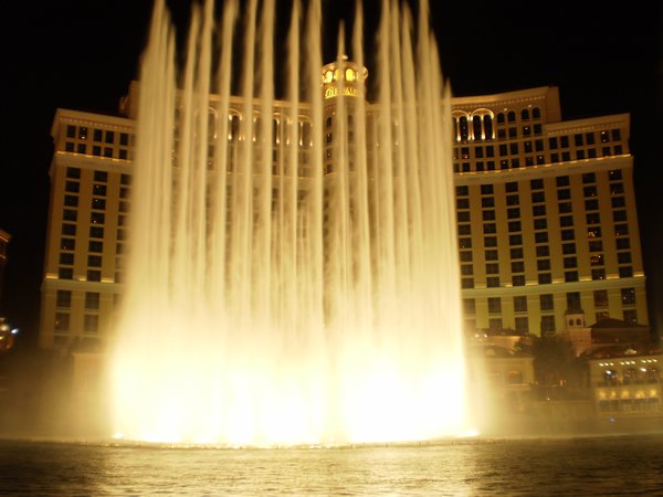 The Bellagio show by night