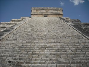 The main staircase of El Castillo