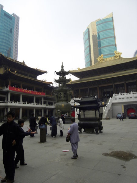 Inside Jing'An Temple, contrast with the outside