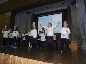 William as a mouse in assembly