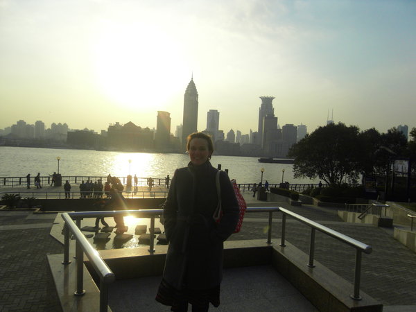A chilly stroll along to Bund after all those cakes!
