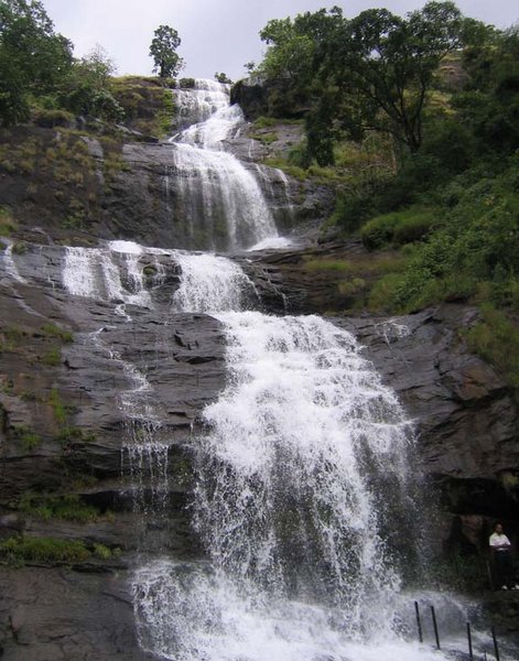 Waterfall during the way to Munnar