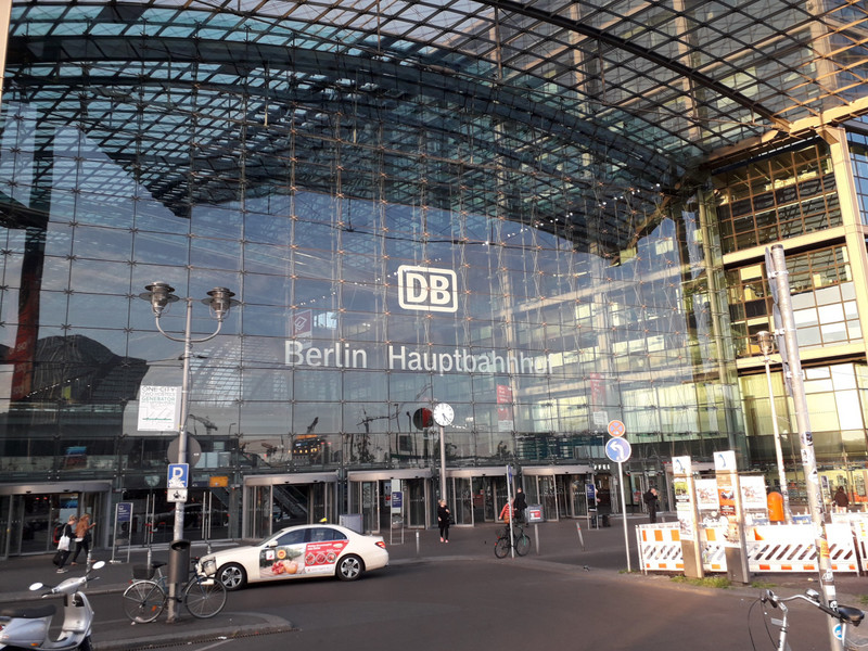 Another look at Berlin HBF