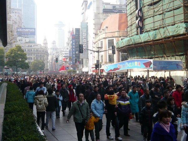 An army of people, East Nanjing Road