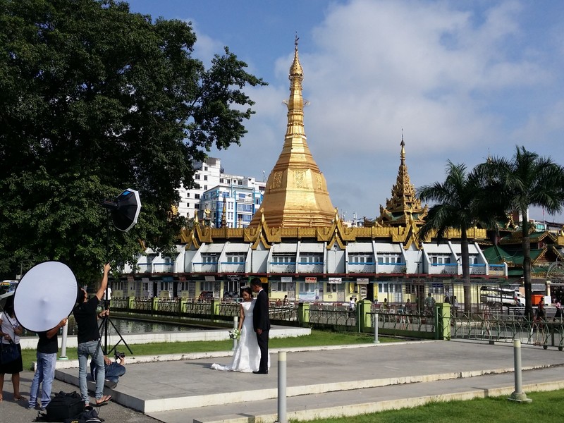 Sule Pagoda by day 