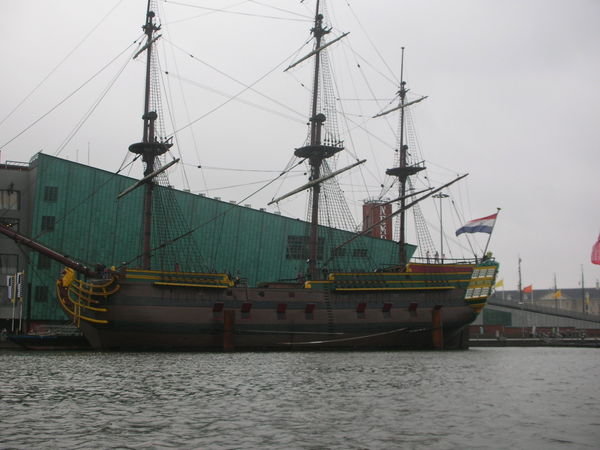 Piratey looking ship