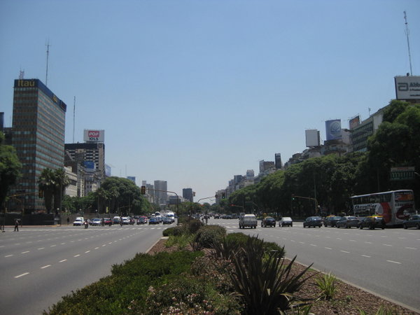 Avenida Nueve de Julio...'the widest street in the world'