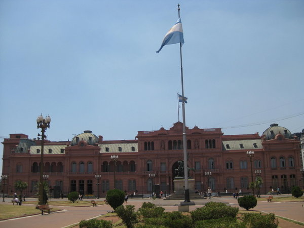 La Casa Rosada...painted with cow blood?
