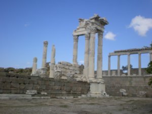 Pergamum colums